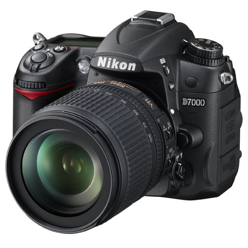 دوربین دیجیتال نیکون مدل D7000 به همراه لنز 18-105